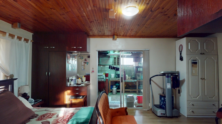 4 Bedroom Property for Sale in Gustrouw Western Cape